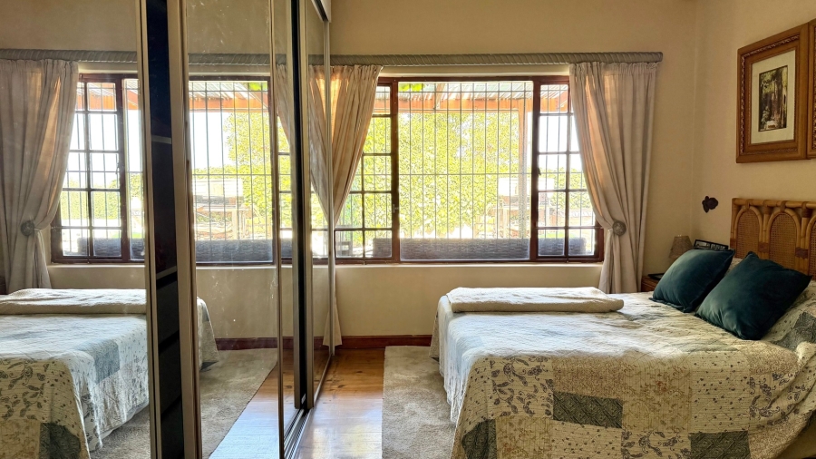 4 Bedroom Property for Sale in Heldervue Western Cape
